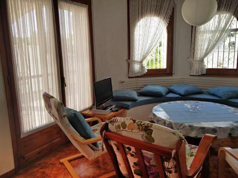 Xalet Amb Jardi Villa Емпуриабрава Екстериор снимка